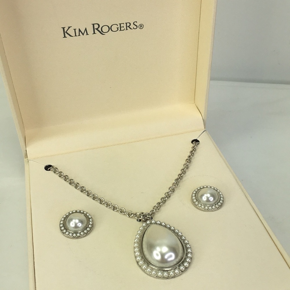 New Kim Rogers Necklace & Earring set pearl teardrop round 20" silver tone chain